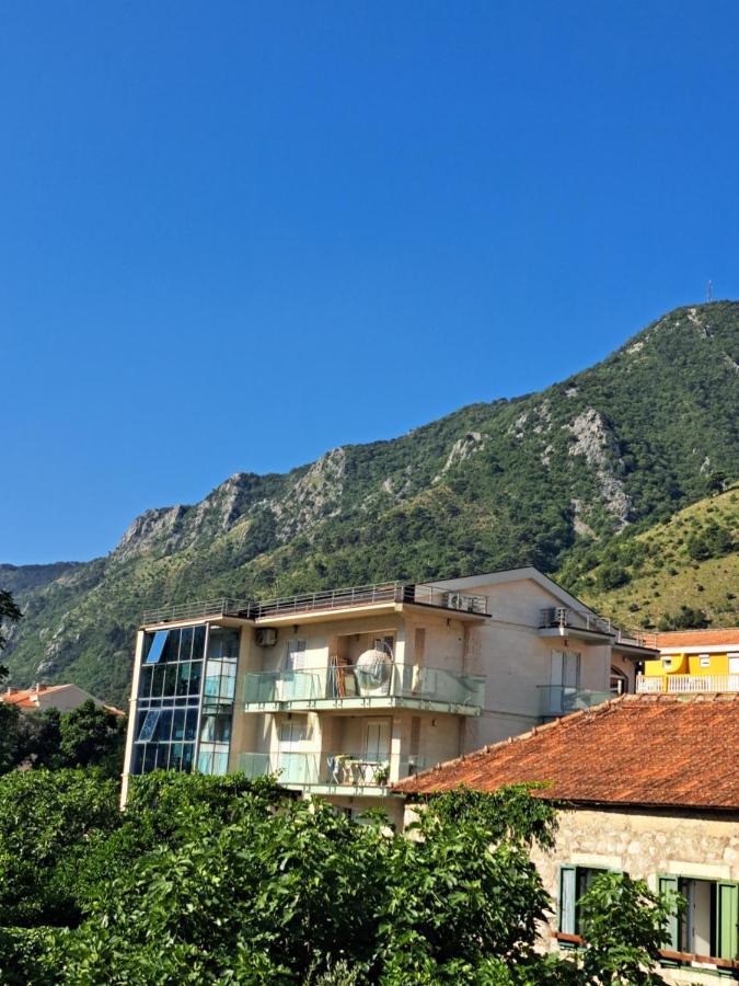 Apartments With Sea View In Prcanj Kotor Eksteriør billede